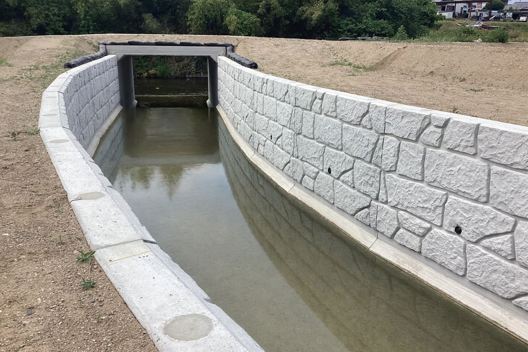 水路 L型水路の施工現場