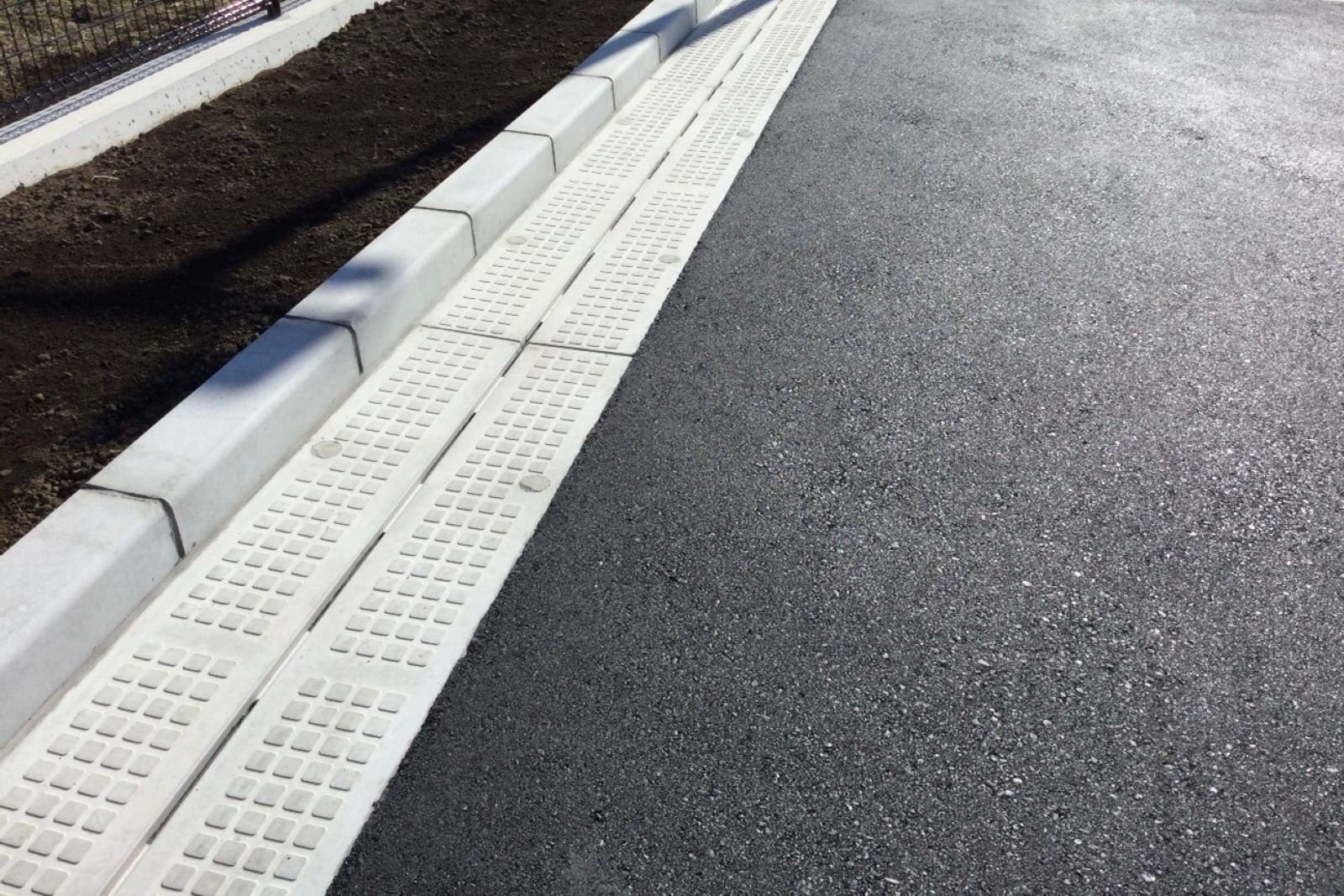 マルチU縦断用浸透側溝-4