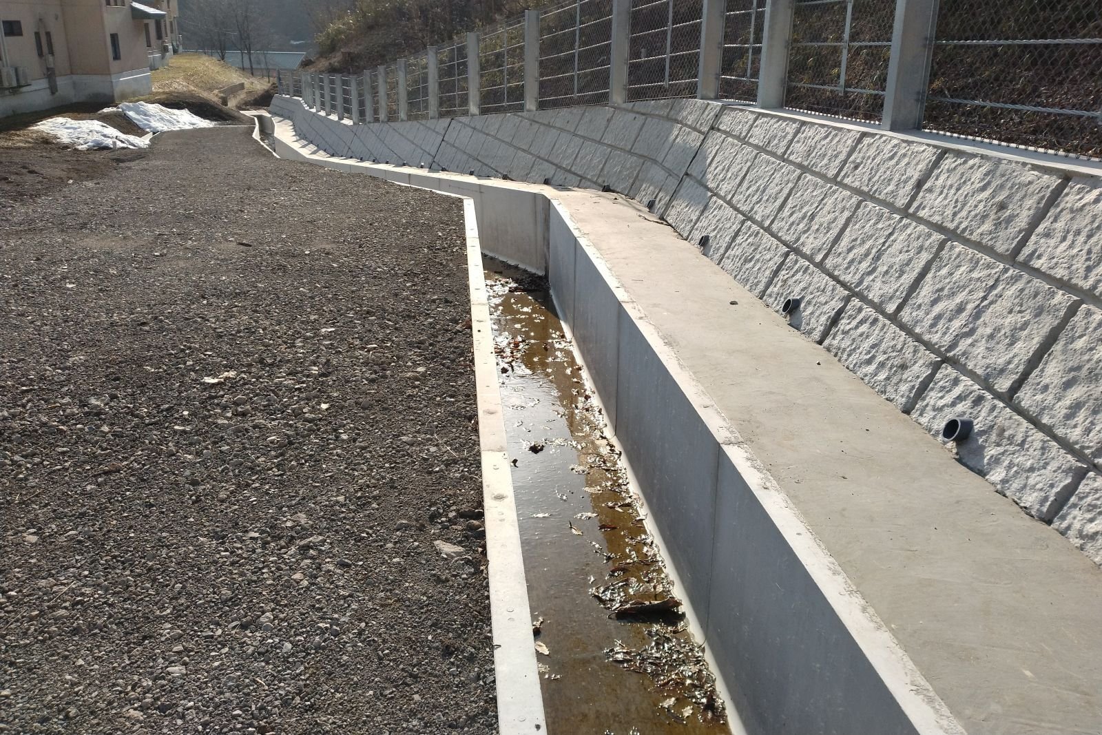 側溝 マルチU開渠タイプの施工現場