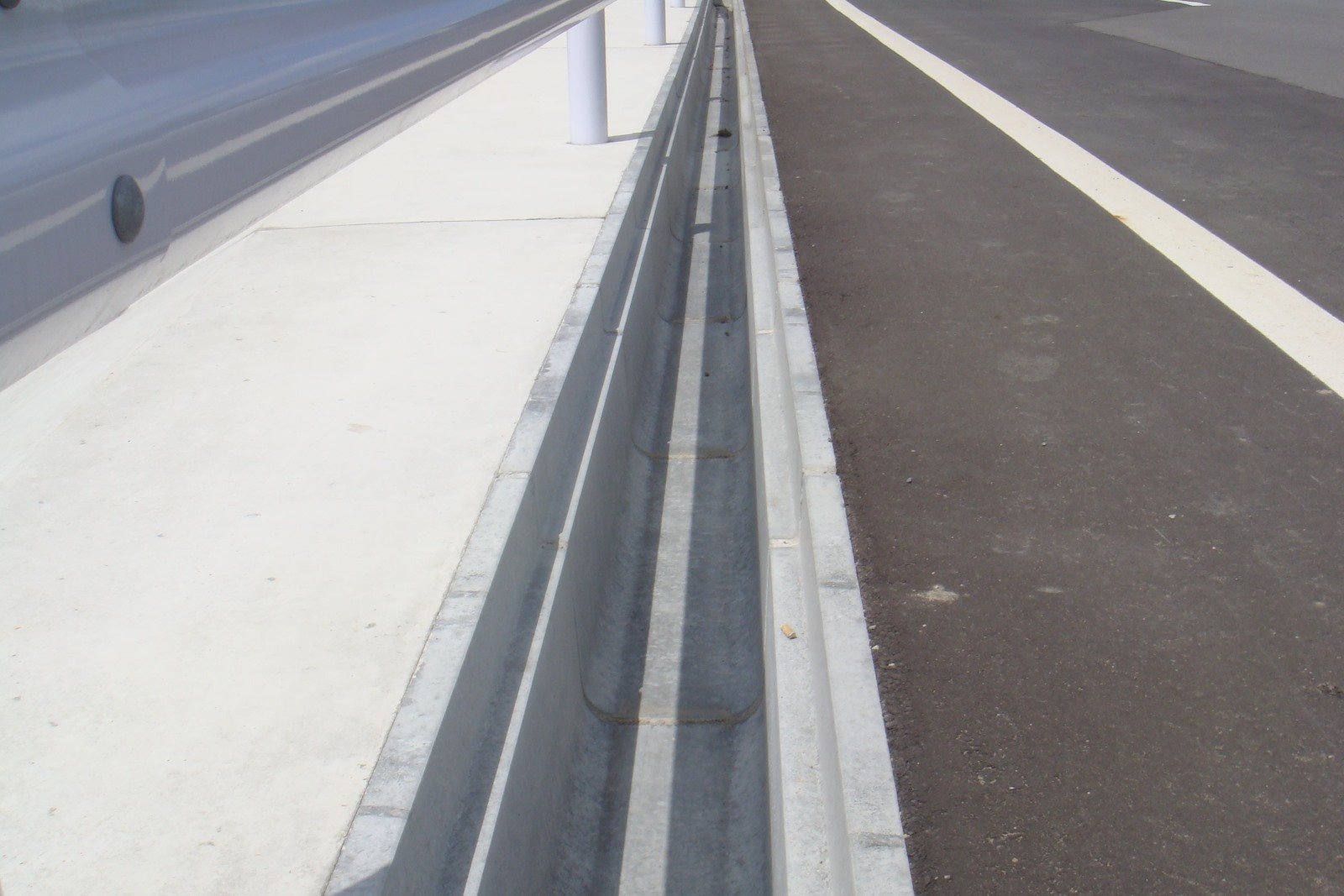 特殊車道用鉄筋コンクリートU型