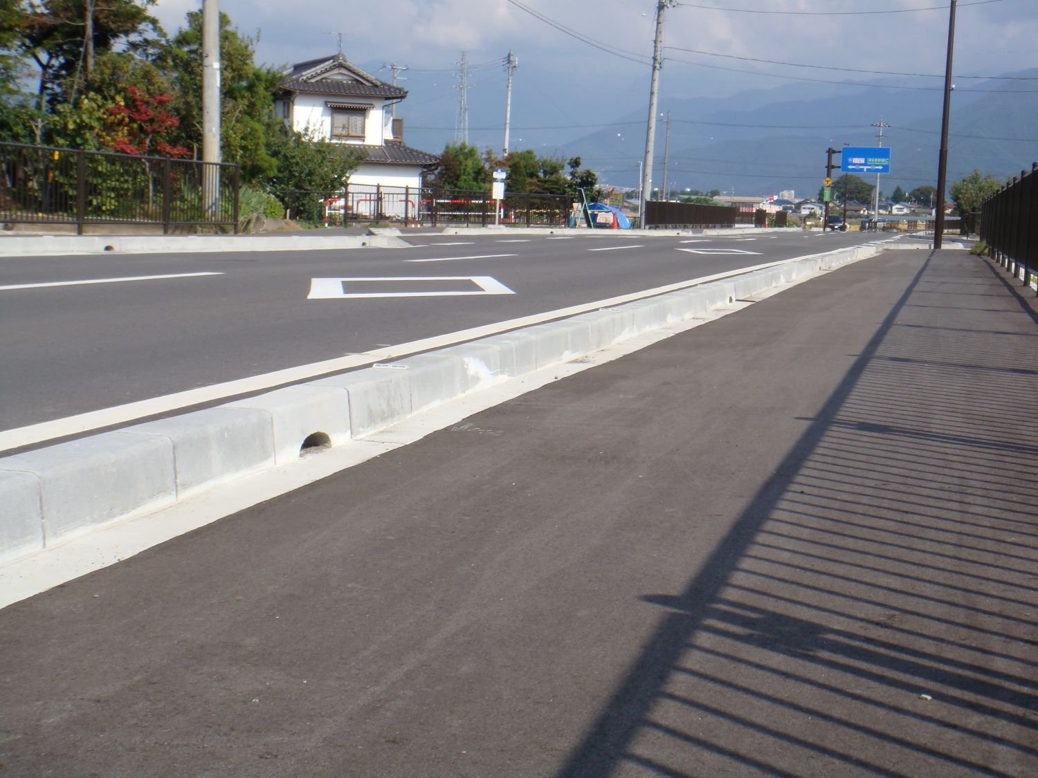 歩車道境界ブロック