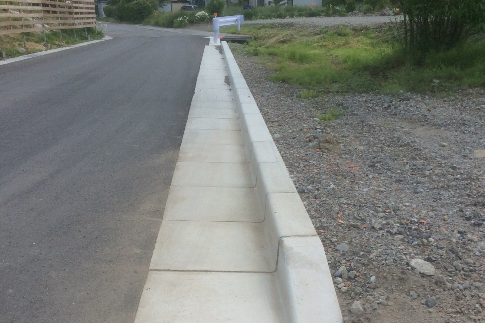 国土交通省コンクリートL型