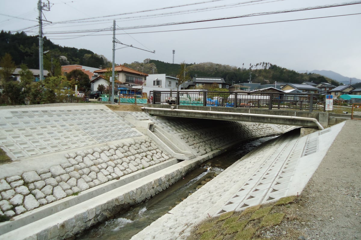 グラストン-1